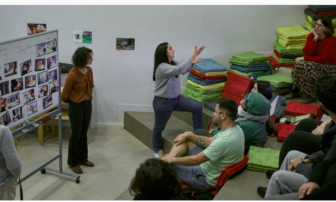 Quand l&rsquo;image figée fait naître la parole!